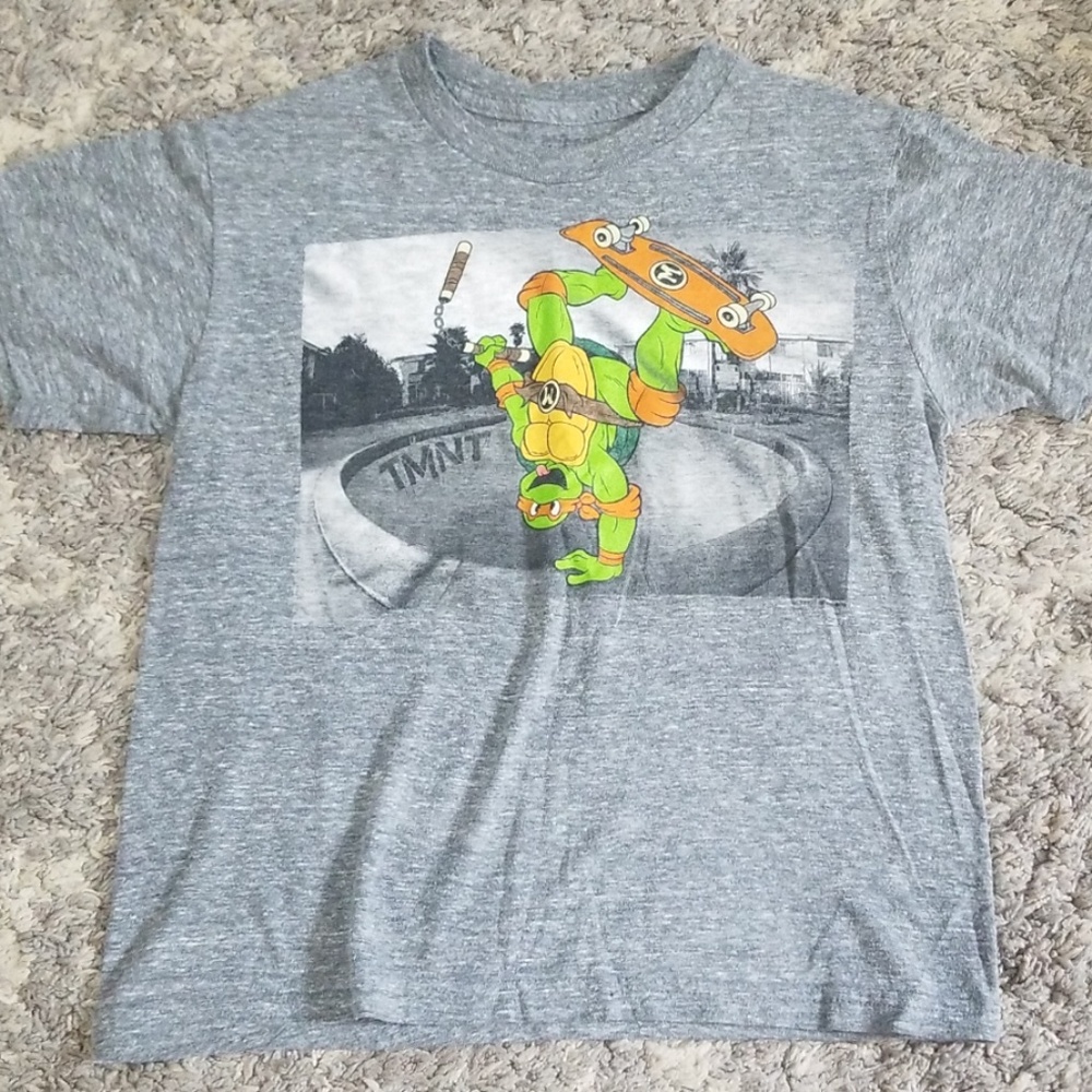 Ninja turtle tshirt boys small